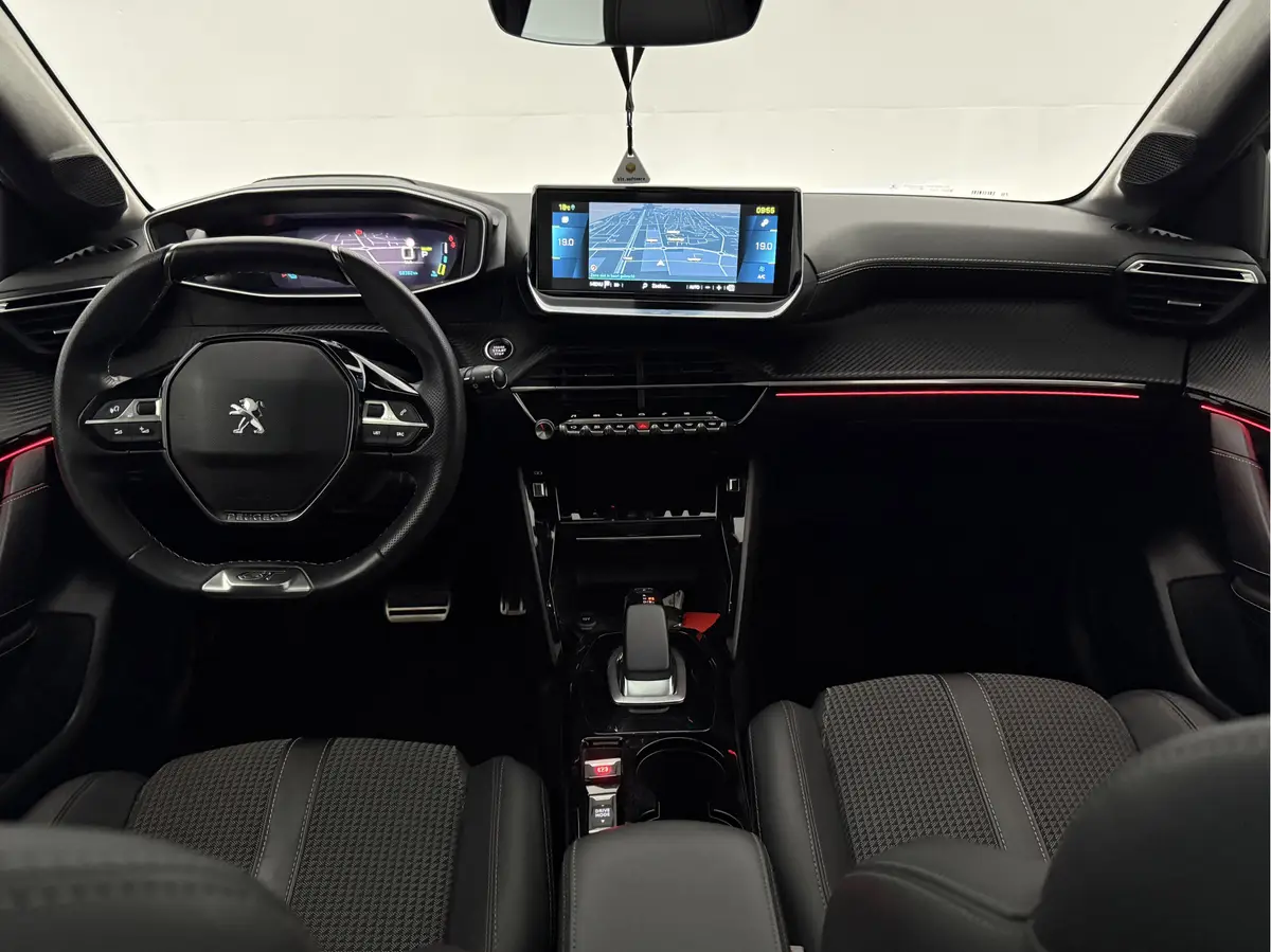Peugeot e-208 EV GT 50 kWh: foto 2
