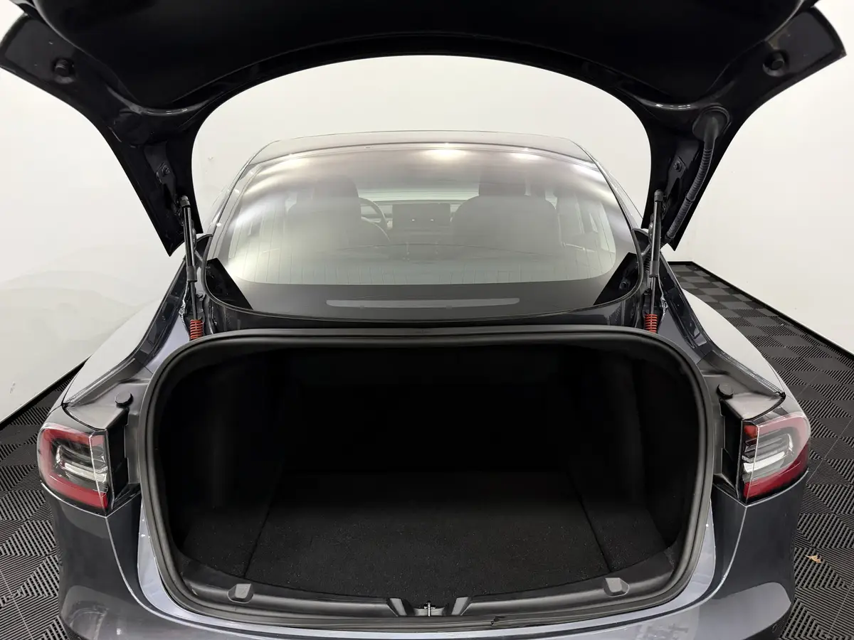 Tesla Model 3 Long Range AWD 75 kWh: foto 28