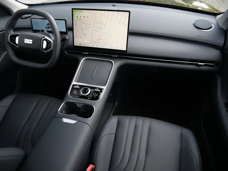 Geely Starray EM-i 1.5 Pro 262 Pk Automaat 2026 leasen bij DreamLease: foto 2