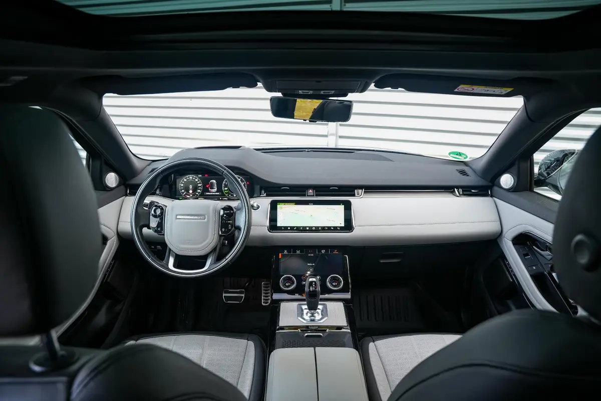 Land Rover Range Rover Evoque 2.0 P300e AWD R-Dynamic: foto 2