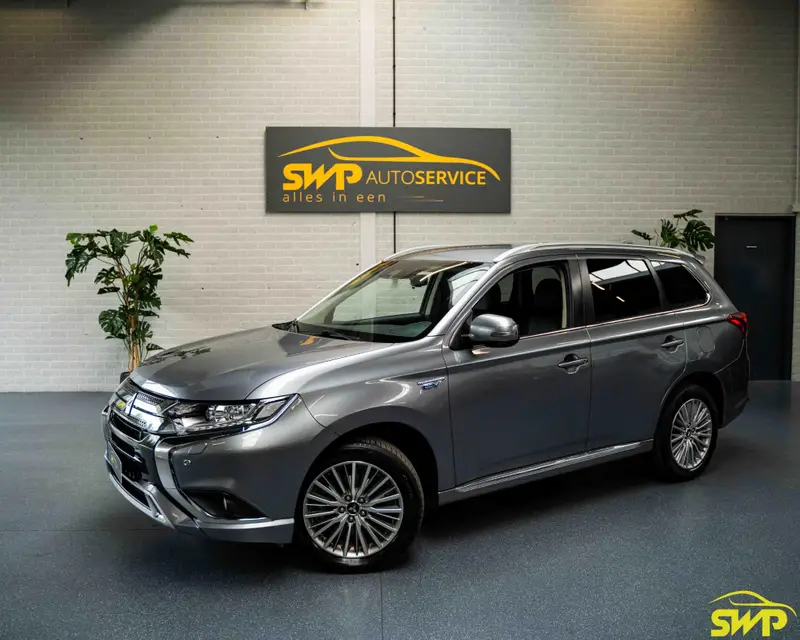 Mitsubishi Outlander 2.4 PHEV Intense 2019 leasen bij DreamLease: foto 1