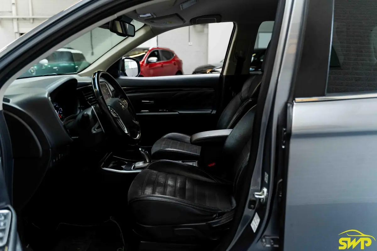 Mitsubishi Outlander 2.4 PHEV Intense: foto 2