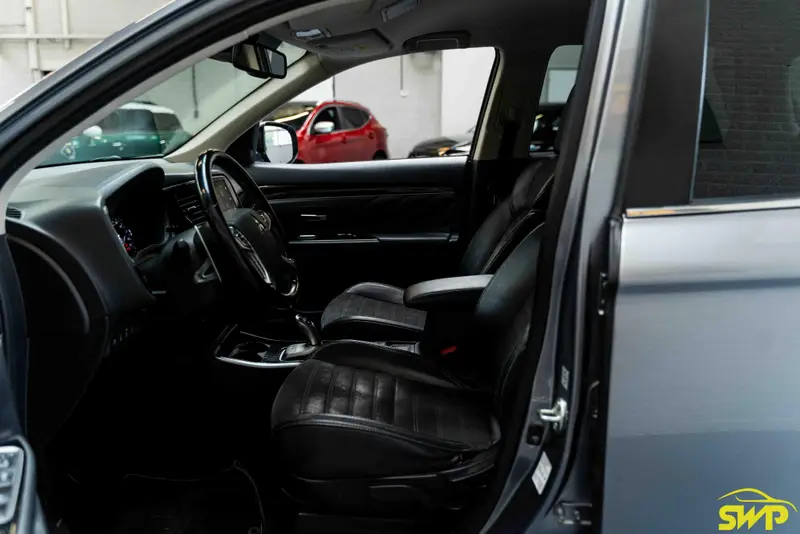 Mitsubishi Outlander 2.4 PHEV Intense 2019 leasen bij DreamLease: foto 2
