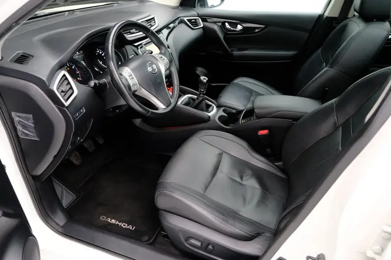 Nissan QASHQAI 1.2 Tekna Pano|Leder|Cam|ParkAssist|LMV 2016 leasen bij DreamLease: foto 2