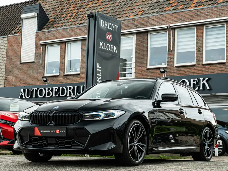 BMW 3 Serie Touring 330e xDrive 2022 leasen bij DreamLease: foto 1