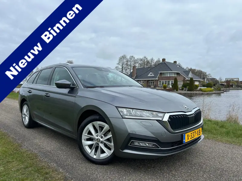Škoda Octavia Combi 1.0 TSI Business Edition Plus Elec. Trekhaak / Stuur/Stoel verwarming 2024 leasen bij DreamLease: foto 1
