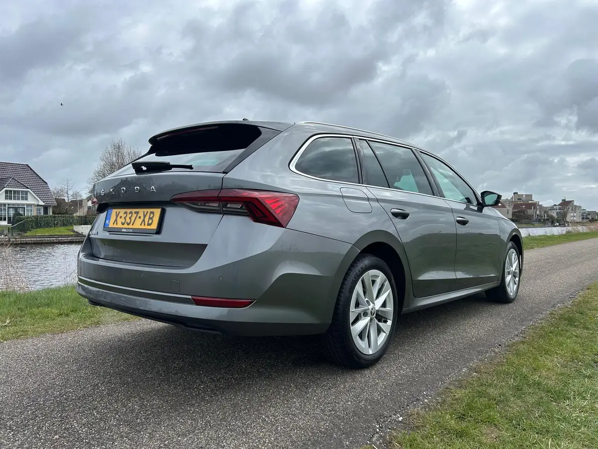 Škoda Octavia Combi 1.0 TSI Business Edition Plus Elec. Trekhaak / Stuur/Stoel verwarming: foto 27