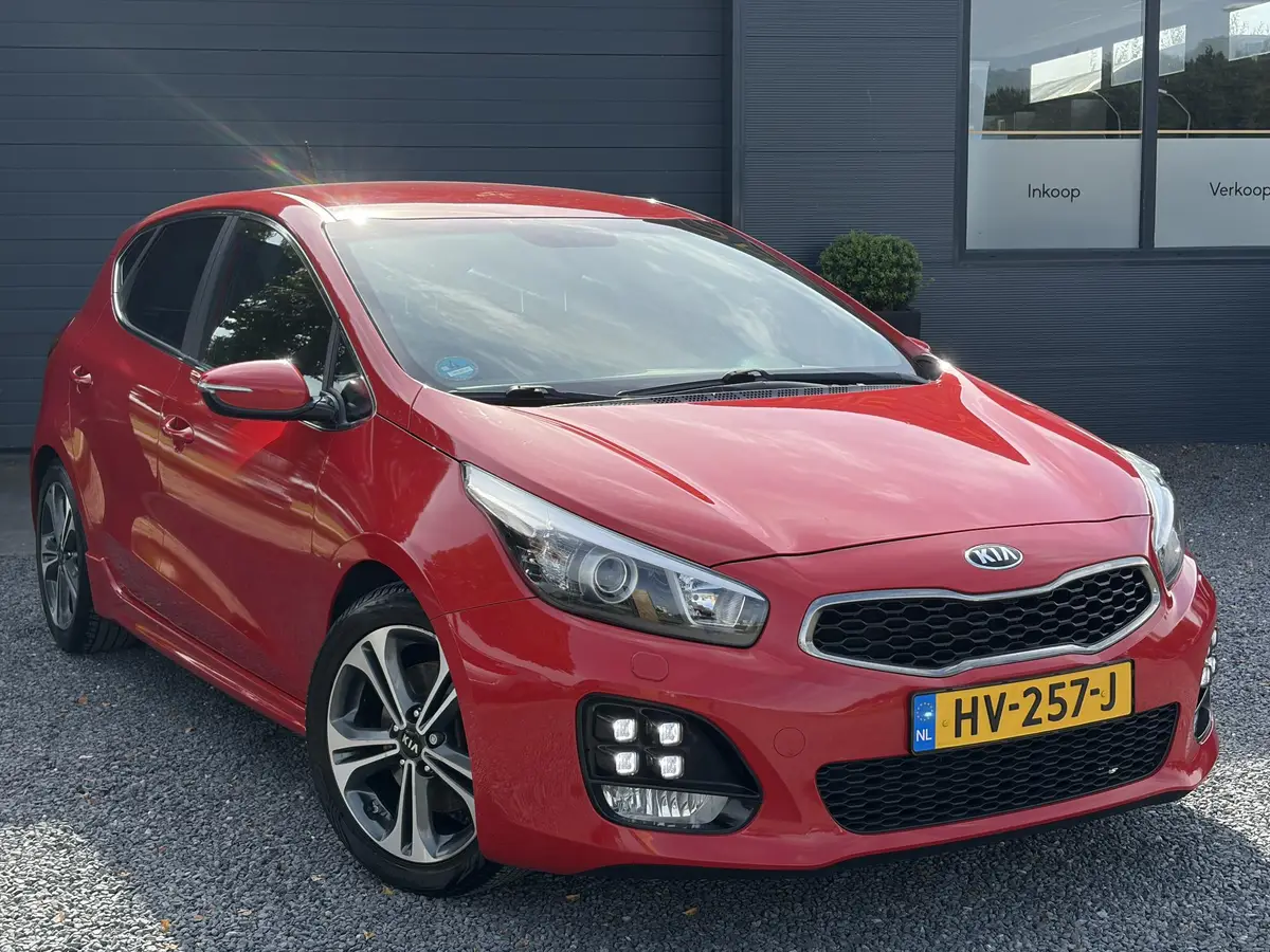 Kia cee'd 1.0 T-GDi GT-Line: foto 2