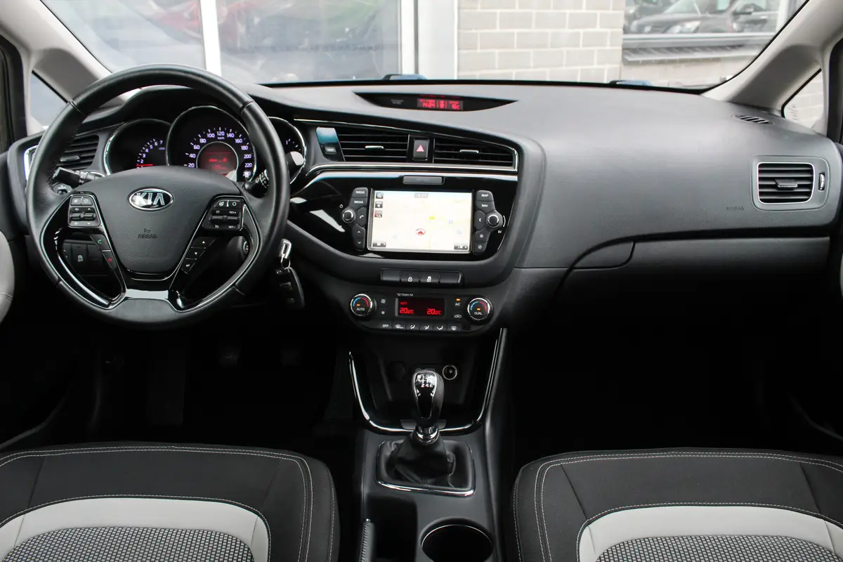 Kia cee'd 1.0 T-GDi DynamicLine: foto 2