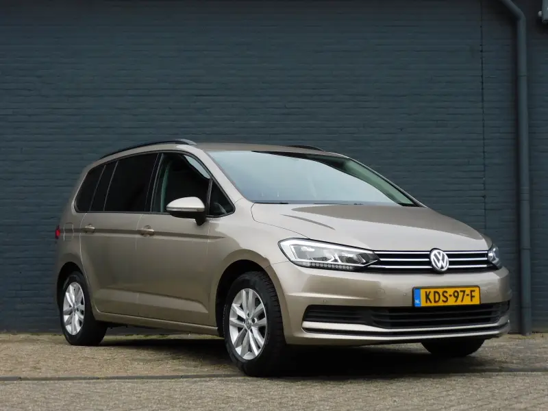 Volkswagen Touran 1.0 TSI Highline Business R 7 PERSOONS! 2019 leasen bij DreamLease: foto 2