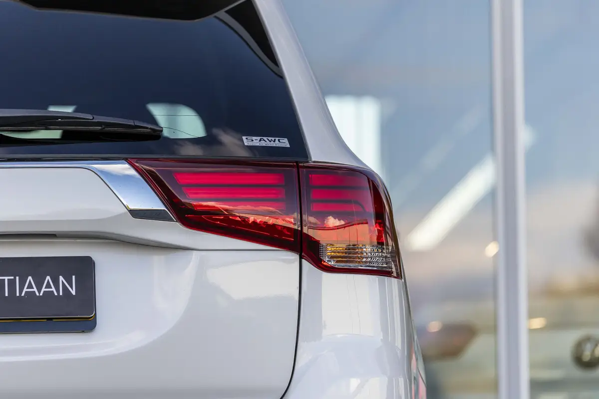Mitsubishi Outlander 2.4 PHEV Instyle: foto 44
