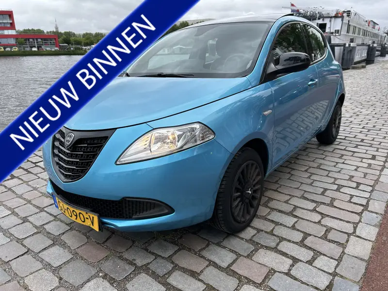 Lancia Ypsilon 0.9 TwinAir Elefantino Plus 2015 leasen bij DreamLease: foto 1