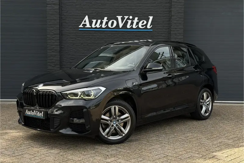 BMW X1 xDrive25e M-Sport | Panodak | Head-Up | Camera | Adaptive Cruise | Comfort Access | 35X op voorraad 2022 leasen bij DreamLease: foto 1