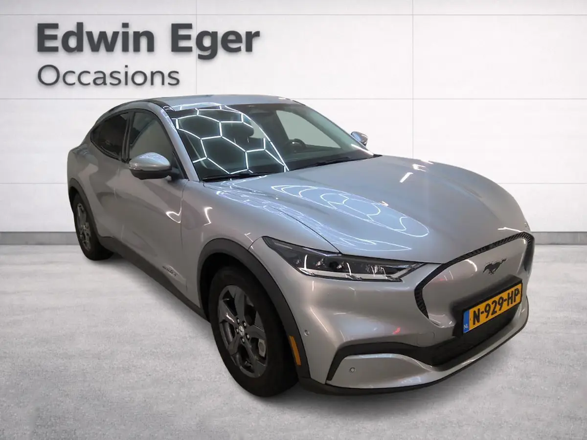 Ford Mustang Mach-E RWD 75 kWh: foto 2