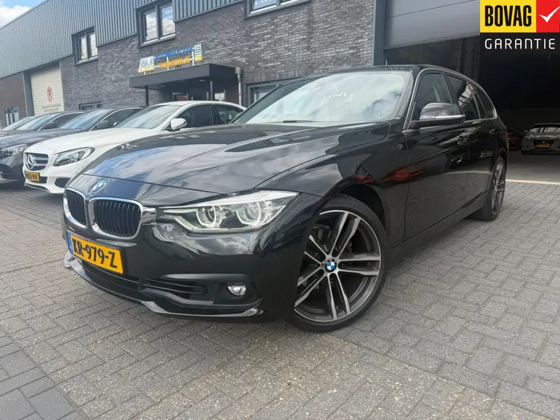 BMW 3 Serie Touring 318i Centennial Executive 2016 leasen bij DreamLease: foto 1