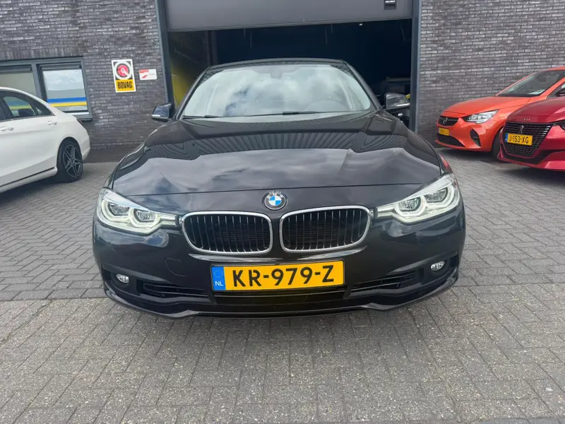 BMW 3 Serie Touring 318i Centennial Executive 2016 leasen bij DreamLease: foto 2