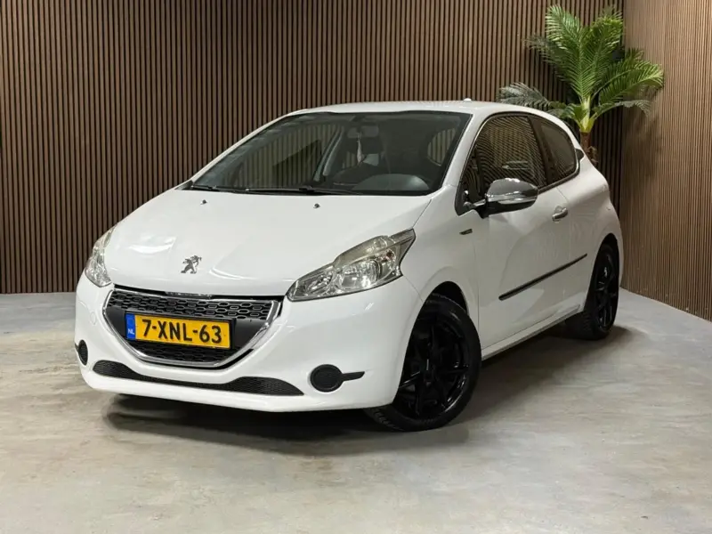 Peugeot 208 1.0 VTi LIKE 2014 leasen bij DreamLease: foto 1