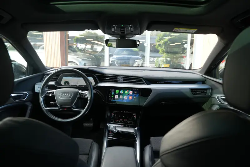 Audi e-tron Sportback 50 quattro S edition 71 kWh 2020 leasen bij DreamLease: foto 2