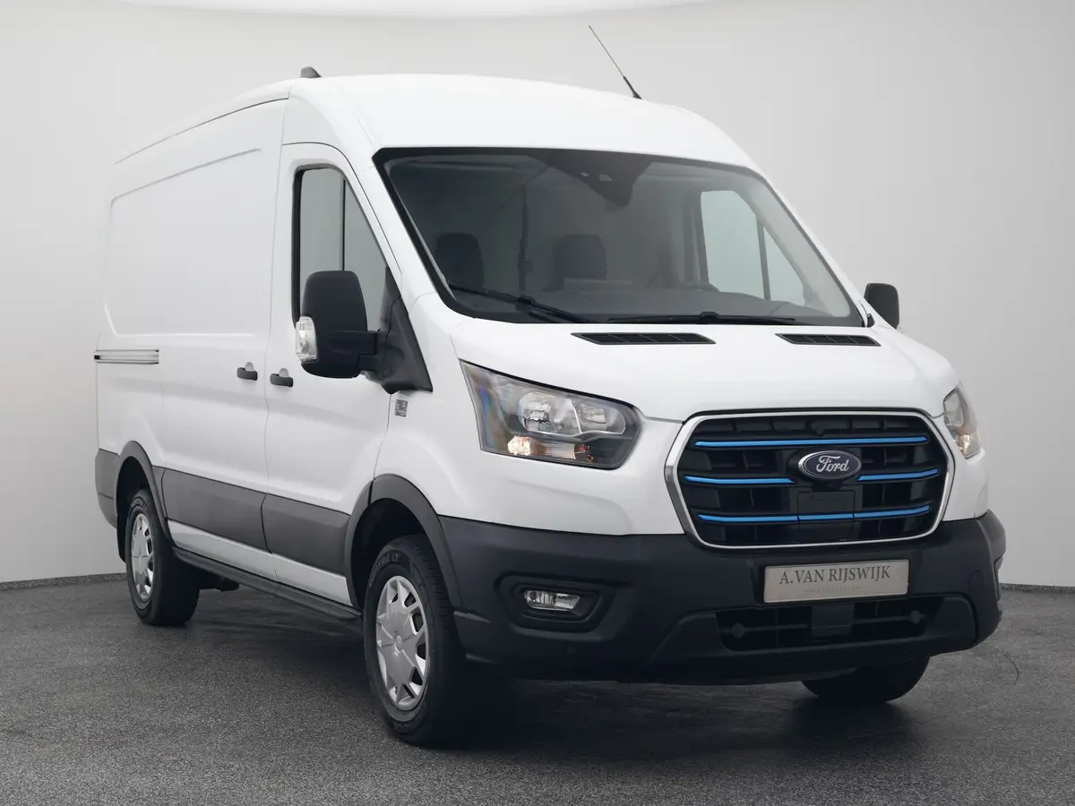 Ford E-Transit: foto 2