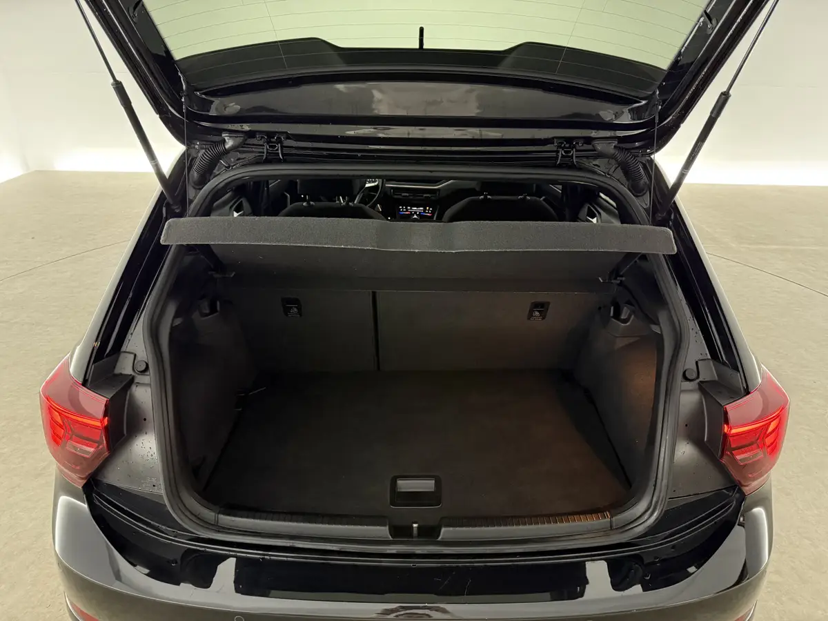 Volkswagen Polo 1.0 TSI R-Line: foto 33