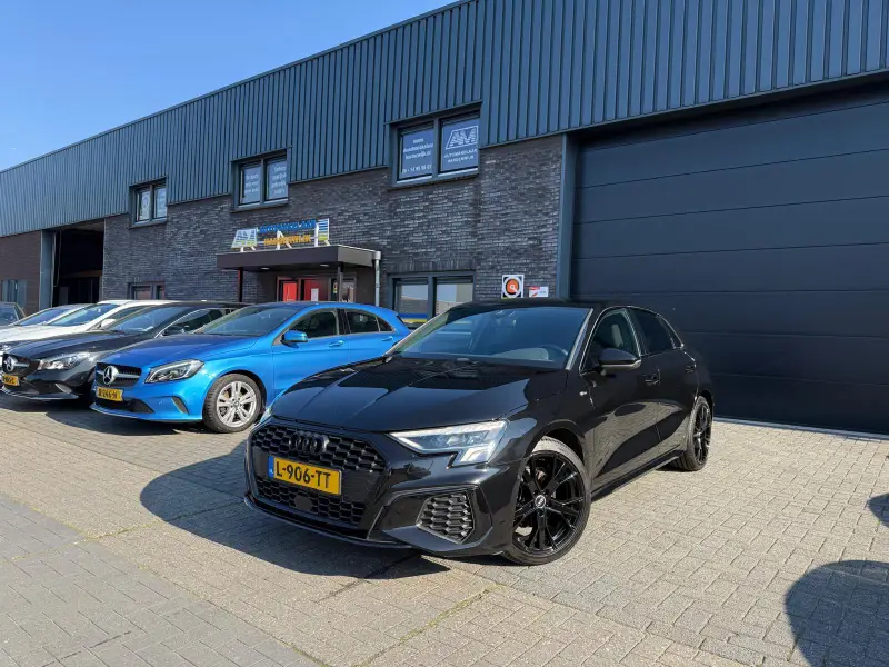Audi A3 Sportback 30 TFSI S edition 2021 leasen bij DreamLease: foto 2