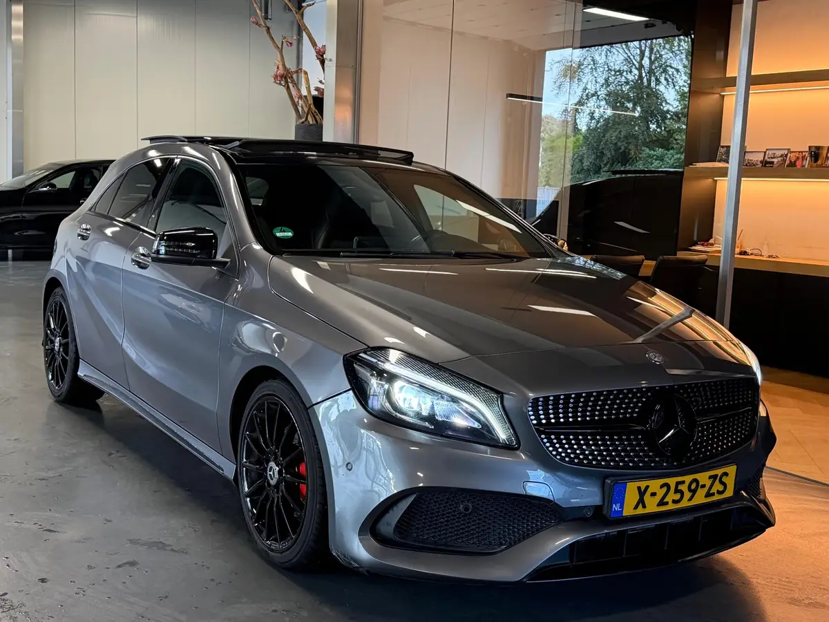 Mercedes-Benz A-Klasse 180 Amg night Panorama Camera Facelift: foto 2