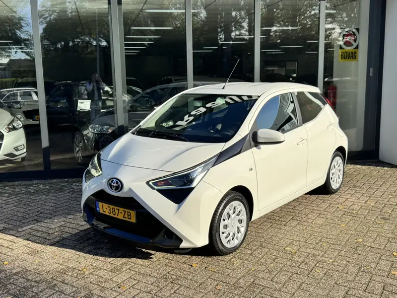 Toyota Aygo 1.0 VVT-i x-play*Airco*Carplay*Camera* 2021 leasen bij DreamLease: foto 2