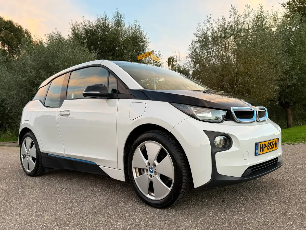 BMW i3 Range Extender Comfort Advance Automaat | 1e Eigenaar | 19" Velgen | Stoelverwarming | Navi | Clima | PDC | Cruise | LED |: foto 30