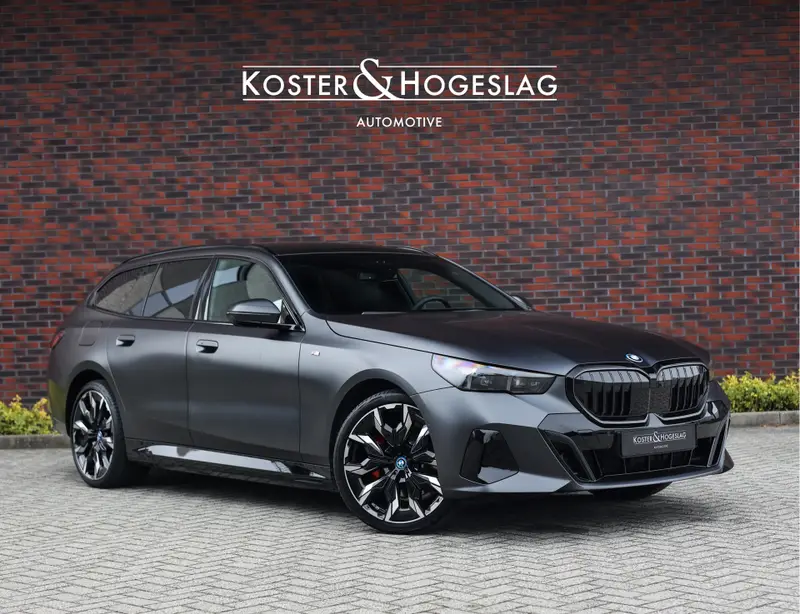 BMW 5 Serie Touring 530e xDrive 2024 leasen bij DreamLease: foto 1