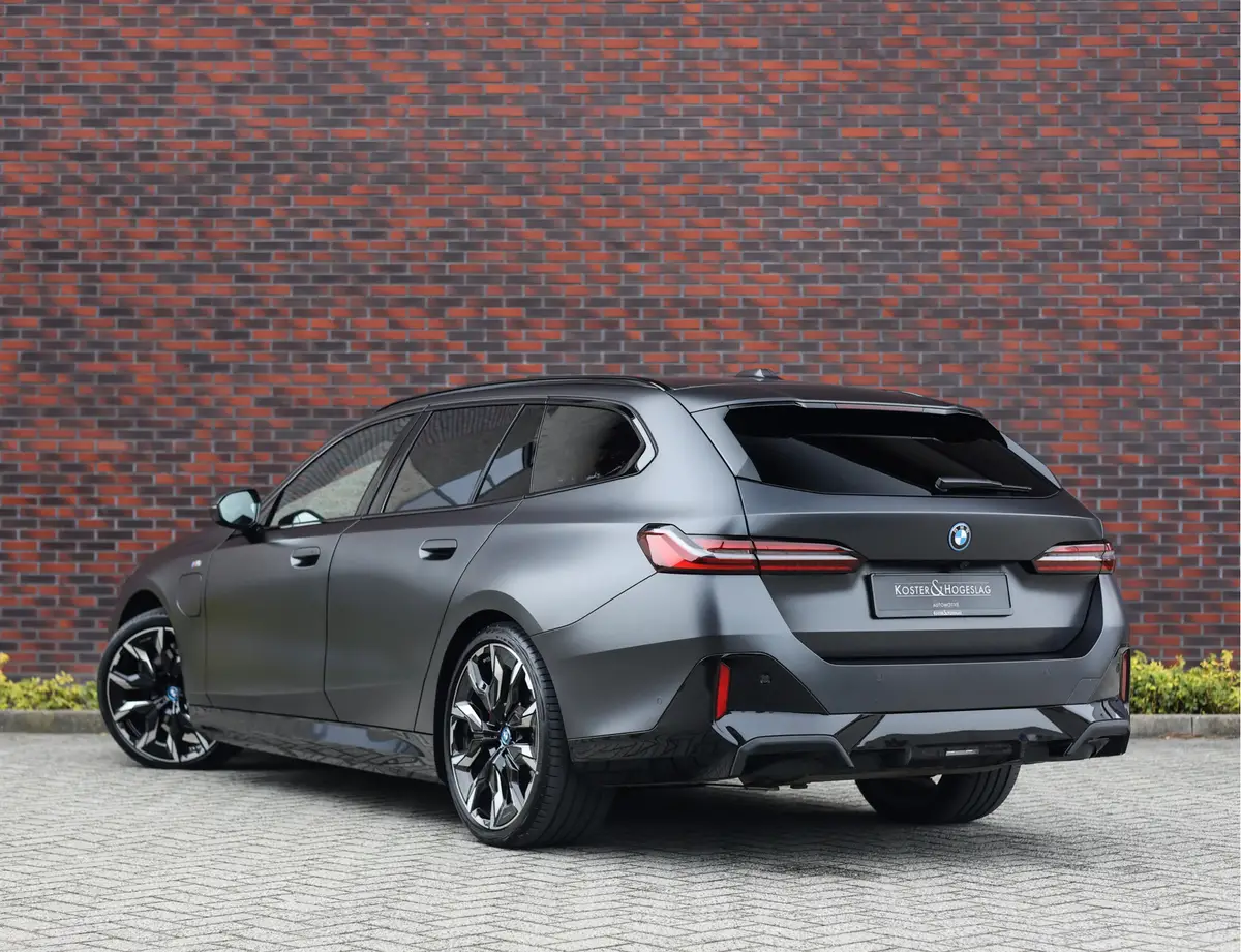 BMW 5 Serie Touring 530e xDrive: foto 2