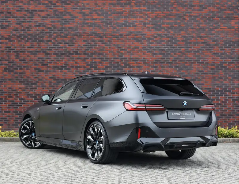 BMW 5 Serie Touring 530e xDrive 2024 leasen bij DreamLease: foto 2