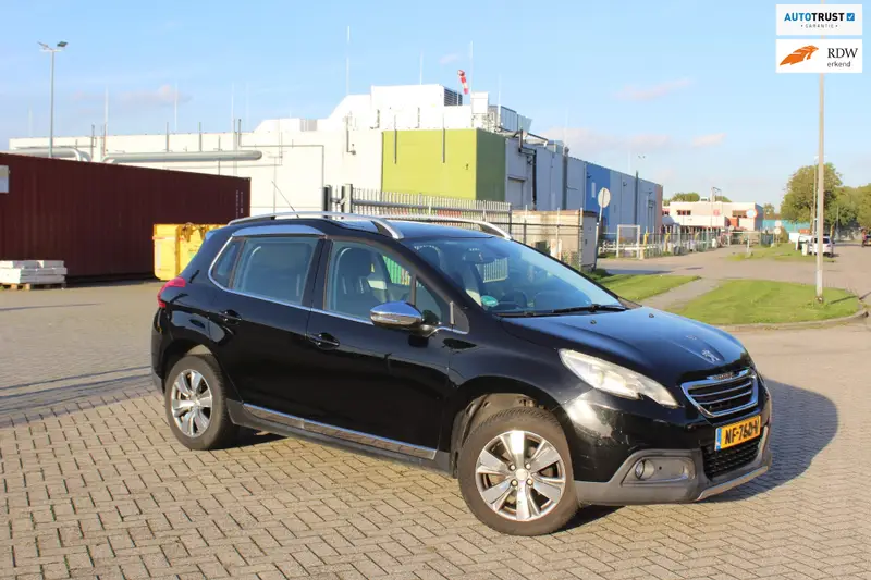 Peugeot 2008 1.6 e-HDi Allure automaat pano ,vol opties trekhaak 2014 leasen bij DreamLease: foto 1