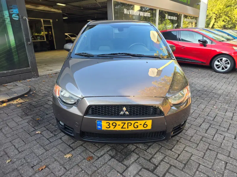 Mitsubishi Colt 1.3 Edition Two 2013 leasen bij DreamLease: foto 2