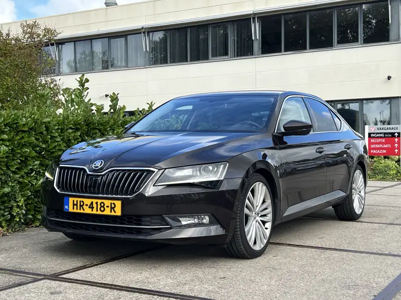 Škoda Superb 2.0 TDI Style Business 2015 leasen bij DreamLease: foto 1