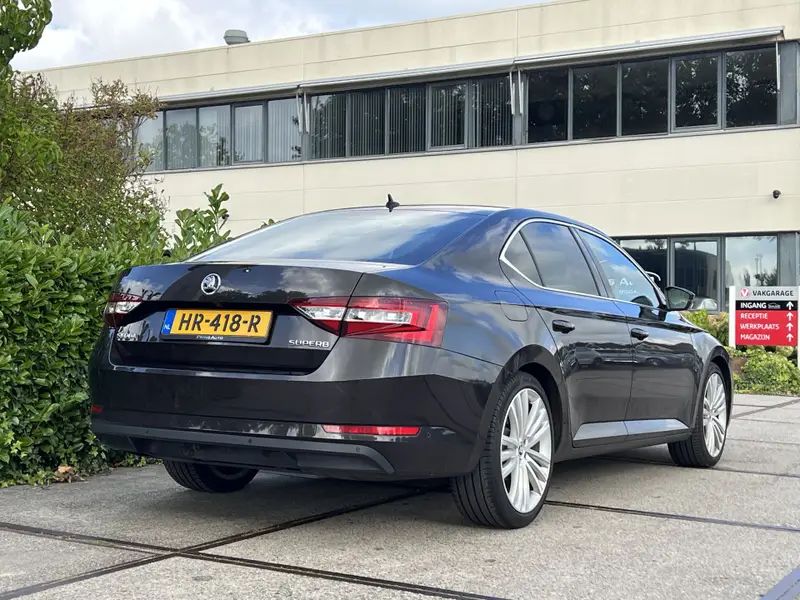 Škoda Superb 2.0 TDI Style Business 2015 leasen bij DreamLease: foto 2