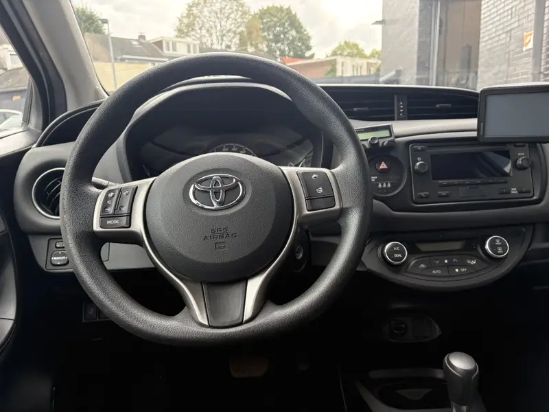 Toyota Yaris 1.5 Hybrid Aspiration, climate control, navi 2018 leasen bij DreamLease: foto 2