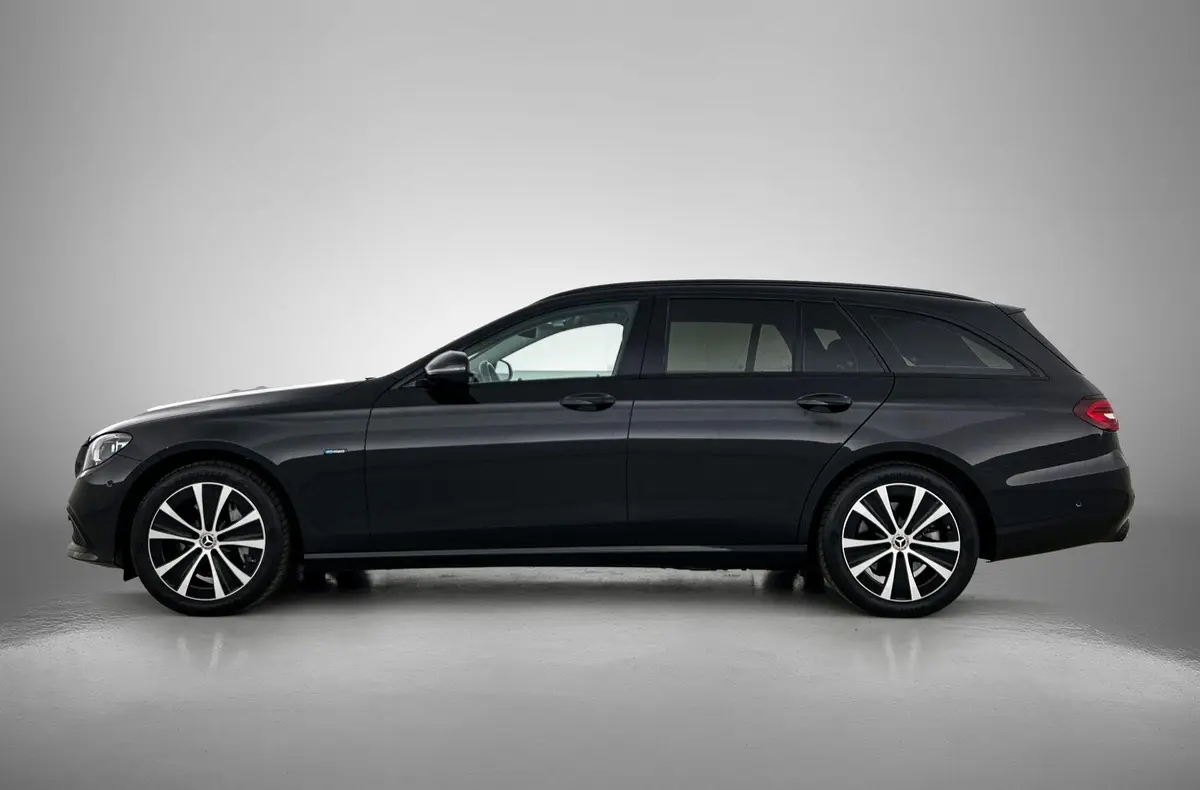 Mercedes-Benz E-Klasse Estate 300 e Avantgarde BLACK-LINE: foto 2
