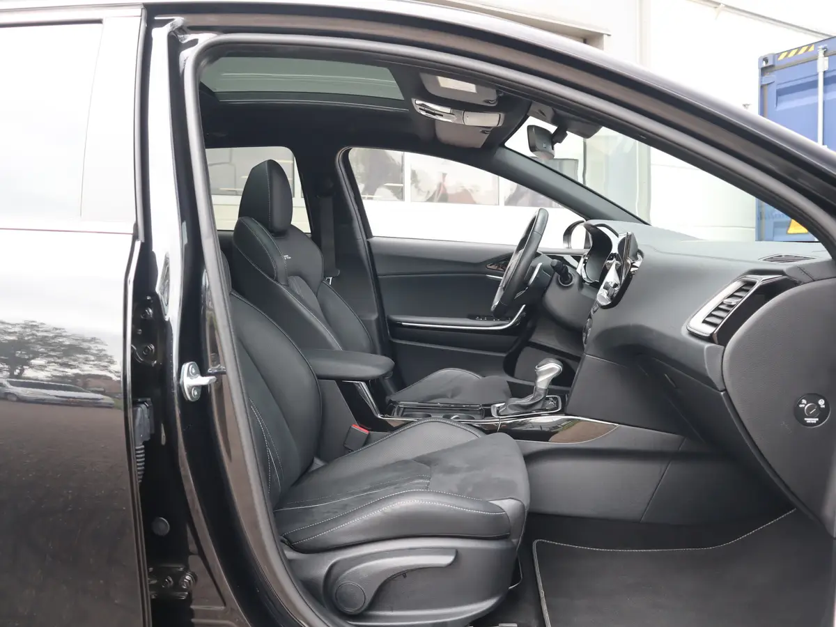 Kia Ceed Sportswagon 1.5 T-GDi GT-Line: foto 24
