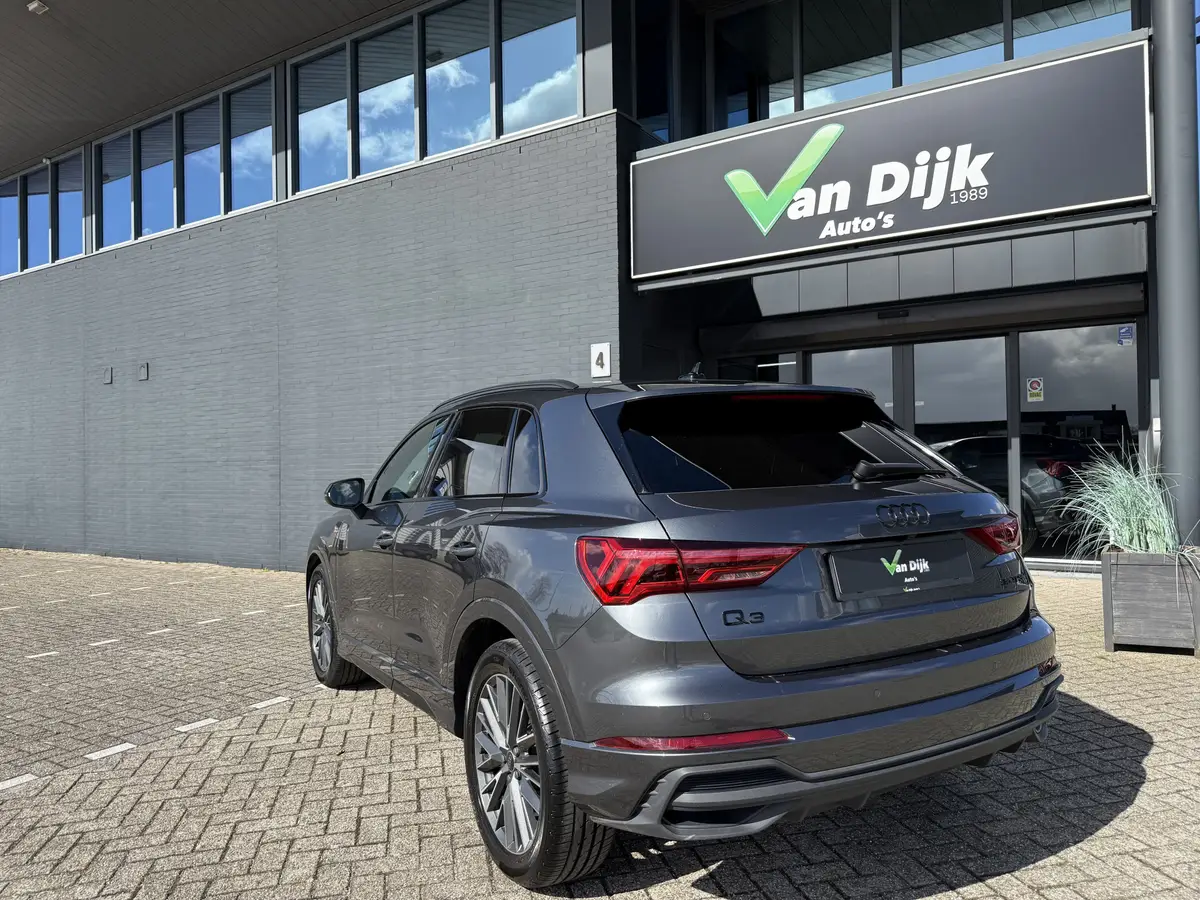 Audi Q3 35 TFSI S-Line: foto 2