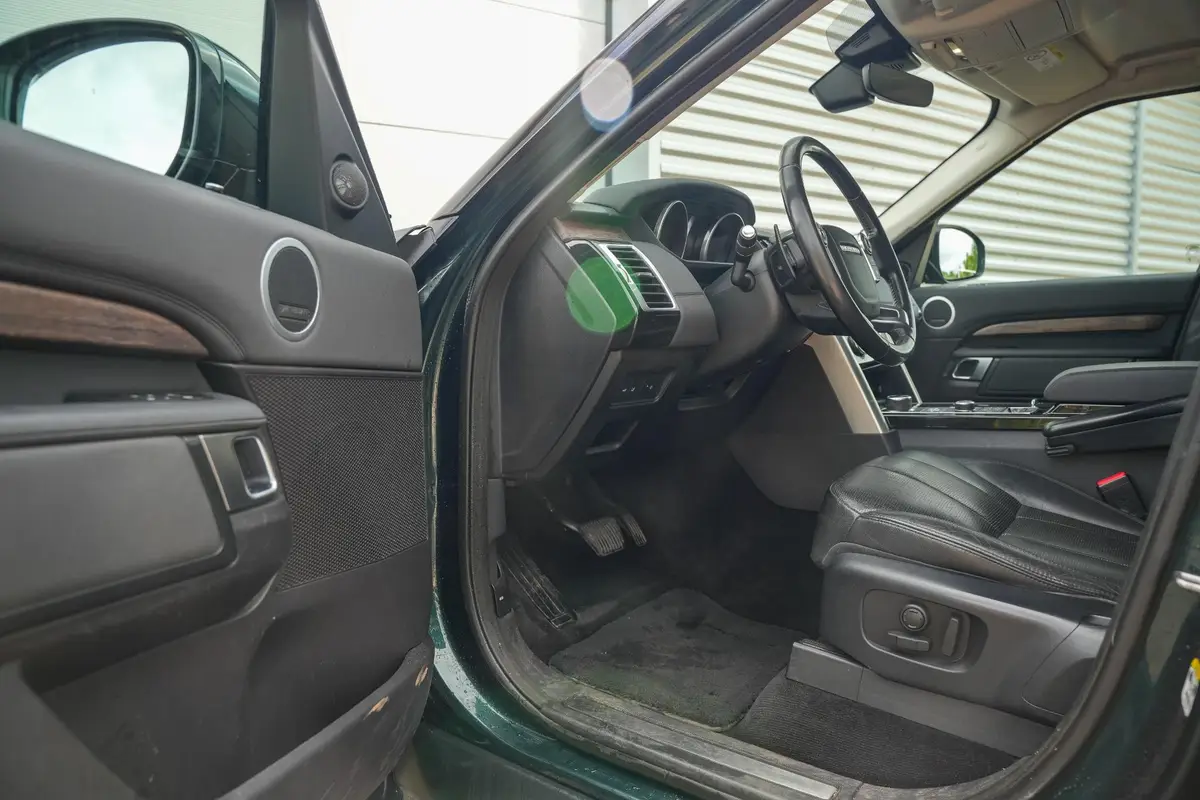 Land Rover Discovery 3.0 SDV6 HSE Luxury: foto 2