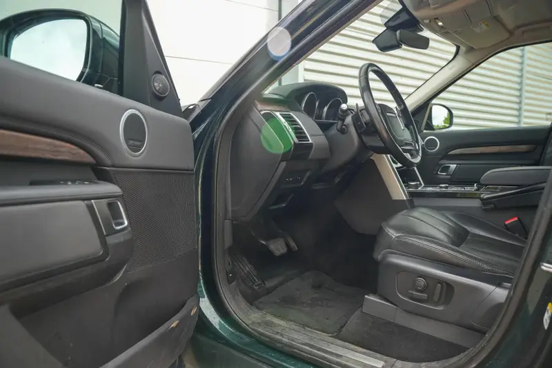 Land Rover Discovery 3.0 SDV6 HSE Luxury 2017 leasen bij DreamLease: foto 2