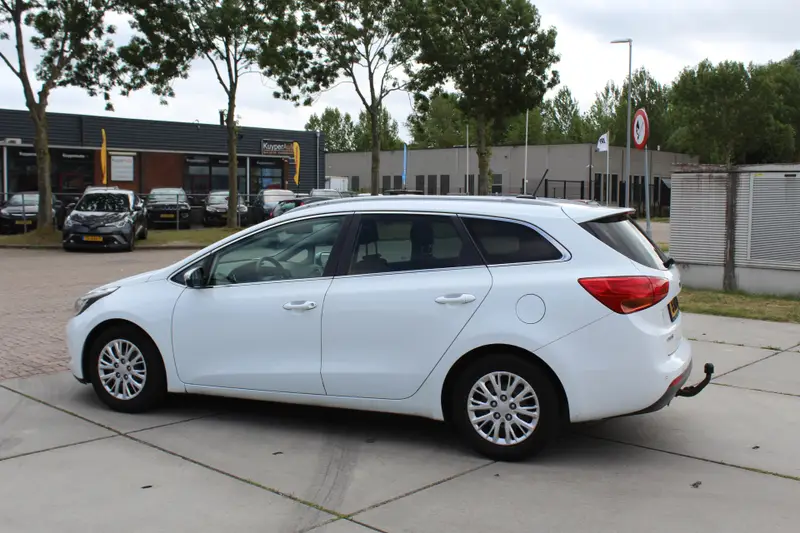 Kia cee'd Sportswagon 1.6 GDI BusinessLine multimedia trekhaak 2014 leasen bij DreamLease: foto 2