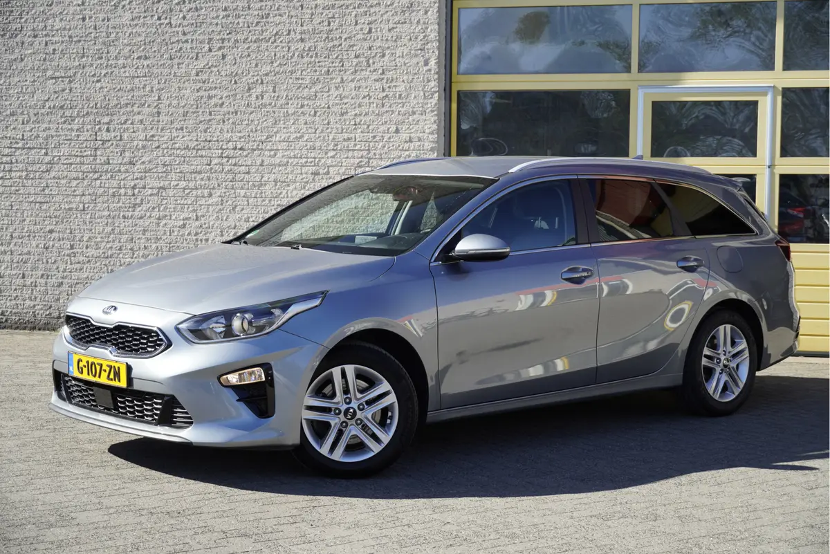 Kia Ceed Sportswagon 1.0 T-GDi DynamicPlusLine BJ2020 Lmv 16" | Led | Pdc | Navi | Achteruitrijcamera | Climate control | Cruise control | Verwarmd stuurwiel | Verwarmde voorstoelen | Leder/stof bekleding | Extra getint glas: foto 2