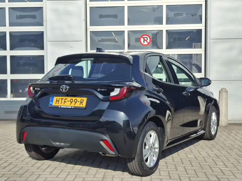 Toyota Yaris 1.5 Hybrid 115 Active 2025 leasen bij DreamLease: foto 2