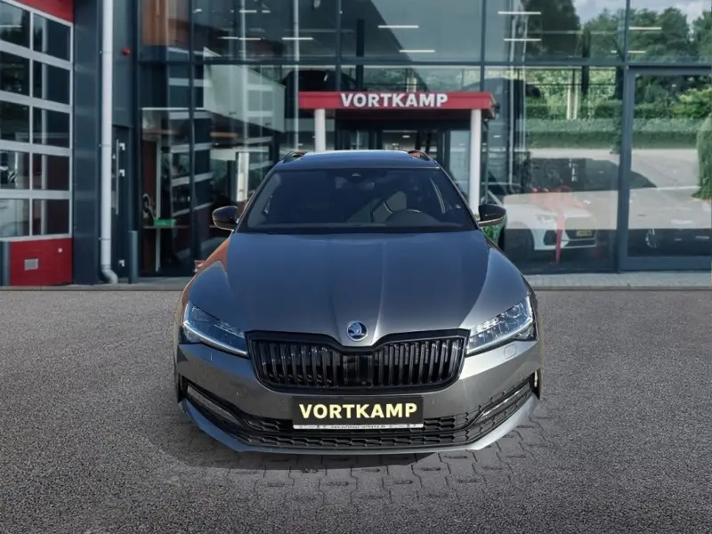 Škoda Superb 2.0 TDI DSG SPORTLINE PANO-DAK/TREKHAAK/360CAM/ELEK-KLEP/ACC/STOELVERW 2023 leasen bij DreamLease: foto 2