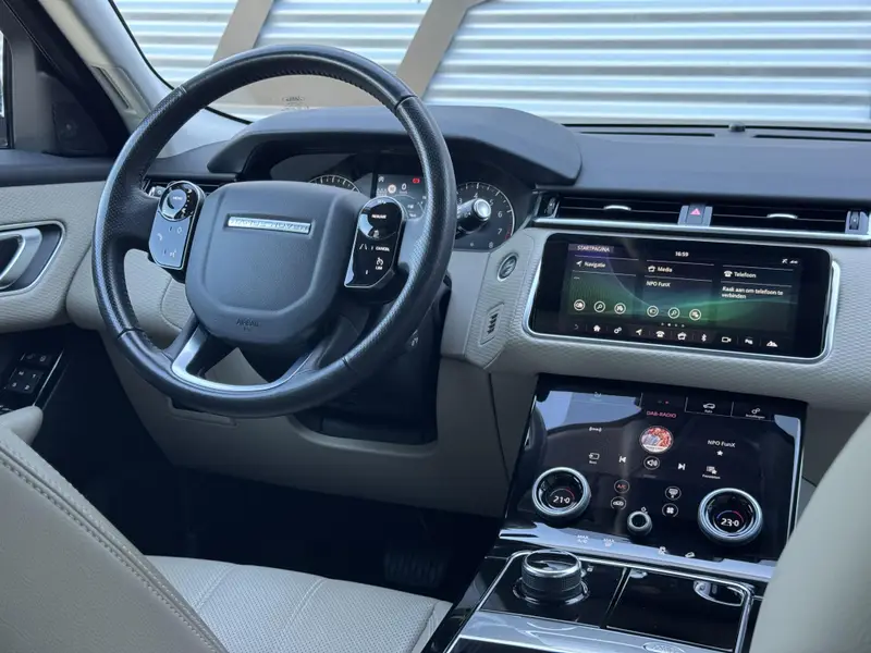 Land Rover Range Rover Velar 2.0 P250 Turbo AWD Carbon Edition 2019 leasen bij DreamLease: foto 2