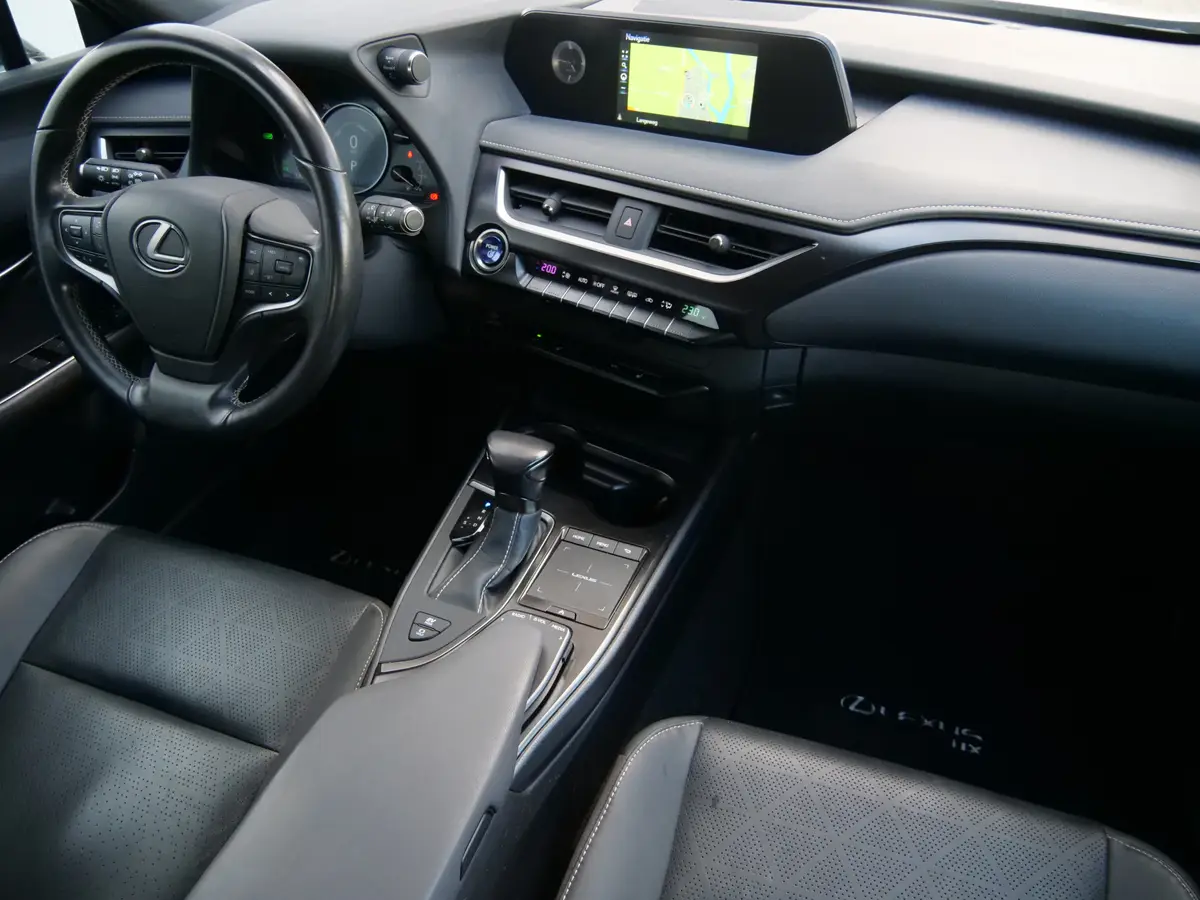 Lexus UX 250h 184pk Luxury Line Automaat: foto 2