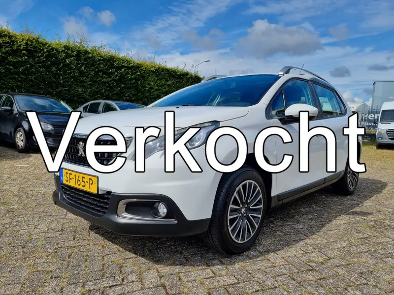 Peugeot 2008 1.2 PureTech Blue Lion 2018 leasen bij DreamLease: foto 1