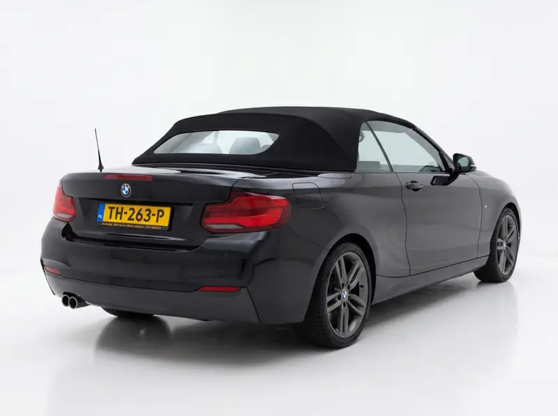 BMW 2 Serie Cabrio 220i High Executive 2018 leasen bij DreamLease: foto 2
