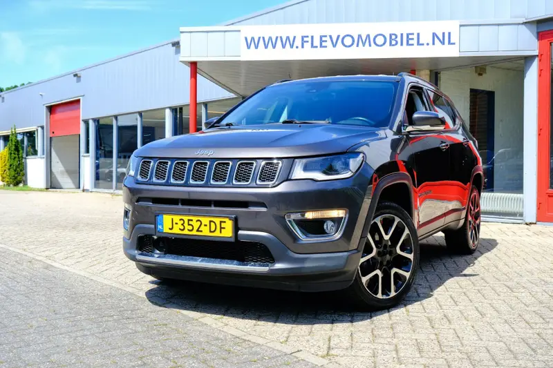 Jeep Compass 1.4 MultiAir Limited 4x4 Aut. Leder|Navi|Clima|LMV 2017 leasen bij DreamLease: foto 1